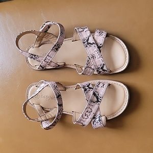 Cat&jack girl sandals size 13 pink and black